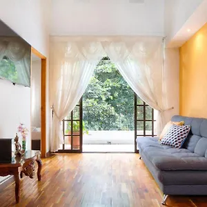 Casa Entera-cerca A Mall La Y Estación De Tranvía Medellín